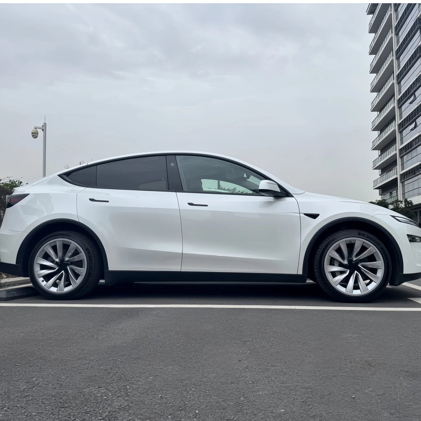 4PCS 20" ABS Rim Protectors for Tesla Model Y Juniper Curb Rash Guard