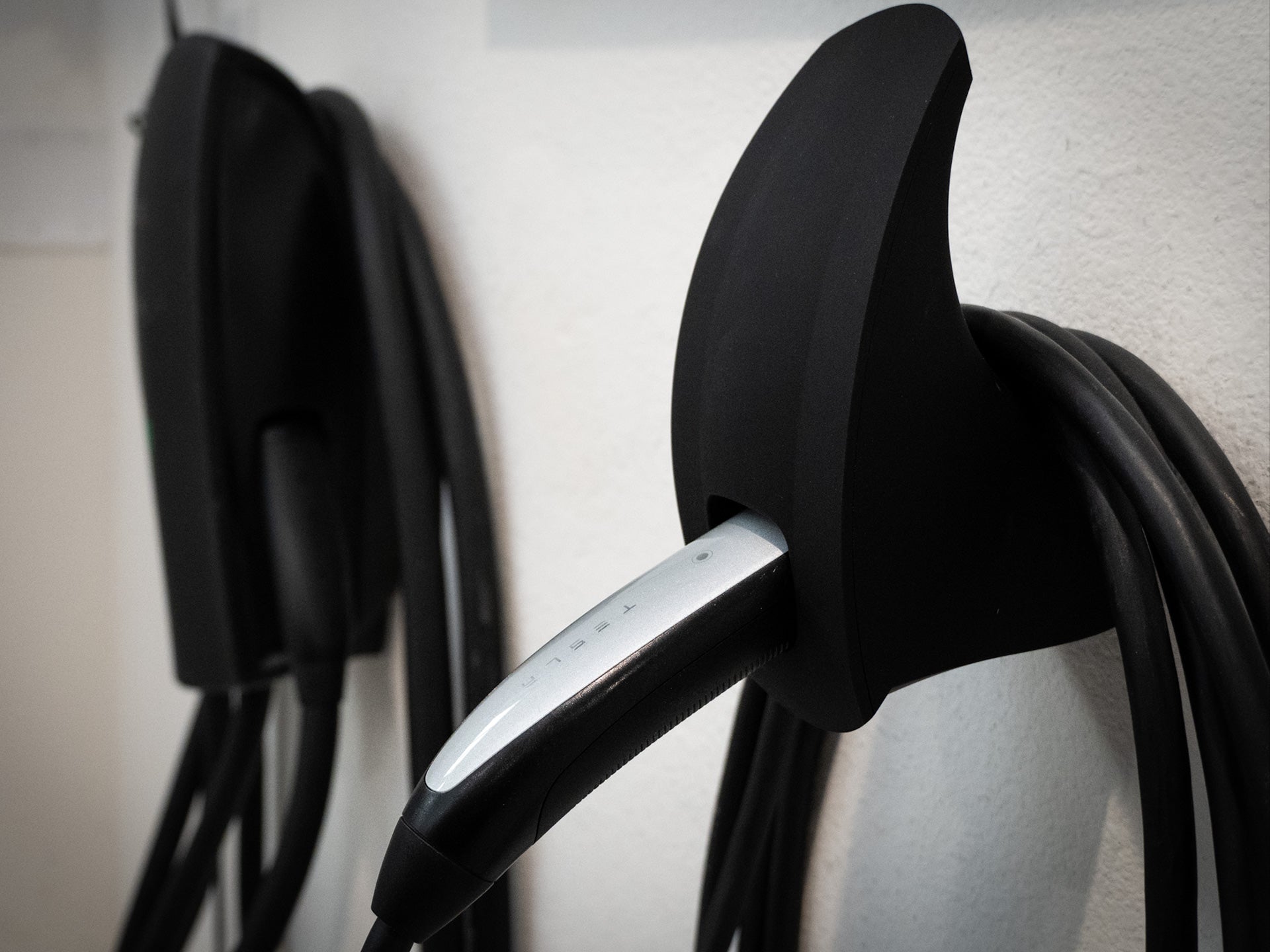 Charger Cable Organizer & Holder for Telsa Model S 3 X Y