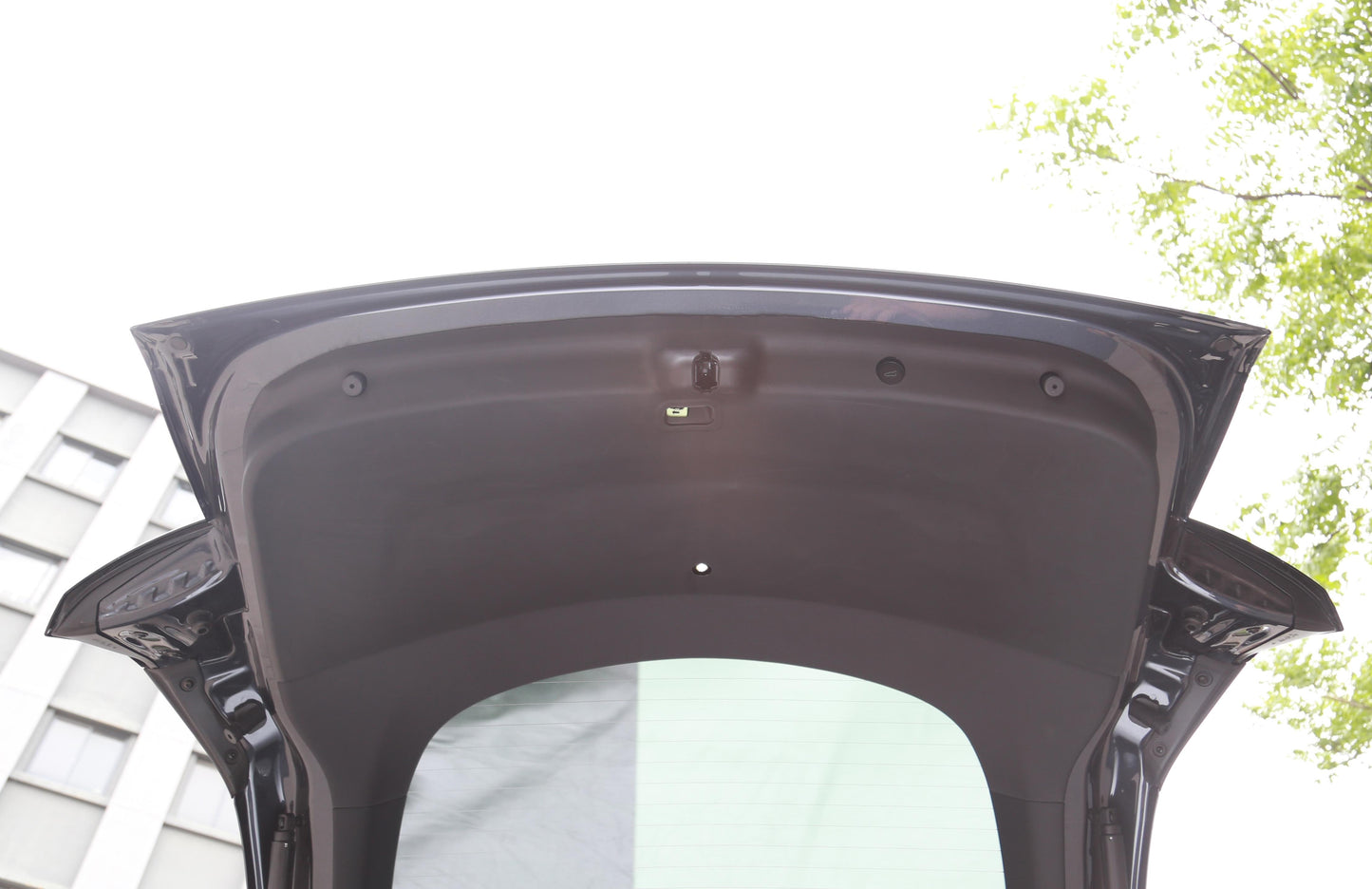 Leather Tailgate Protector – Durable & Stylish Mat for Tesla Model Y Juniper 2025+