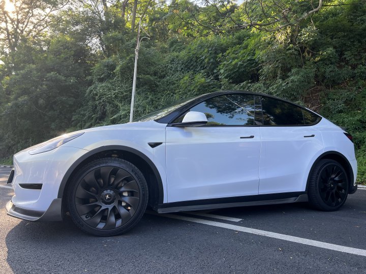 Tesla Model Y 20' Wheel Cover 4 pcs